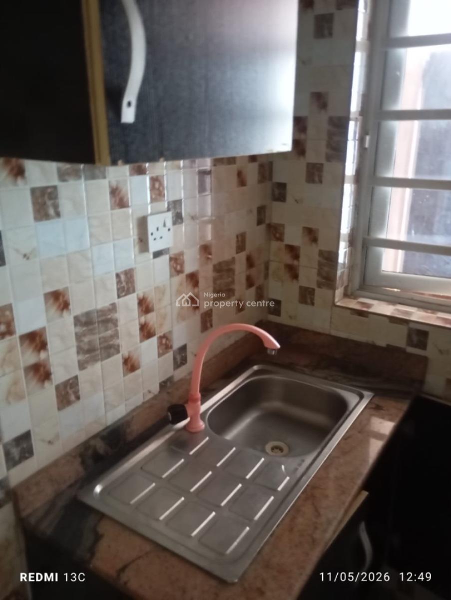 Well Maintained 2 Bedroom Flat with Rooms En-suite, Opposite Omole Phase 1, Omole Phase 1, Ikeja, Lagos, Flat / Apartment for Rent