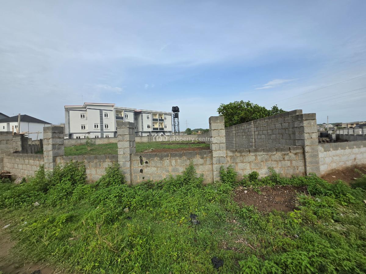 Hot Deal Alert! Guzape Main -- Back of Hmedix Fenced & Gated, Behind H-medix, Guzape District, Abuja, Residential Land for Sale