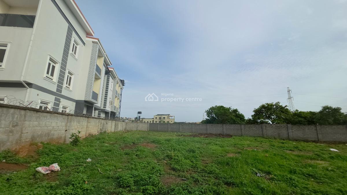 Hot Deal Alert! Guzape Main -- Back of Hmedix Fenced & Gated, Behind H-medix, Guzape District, Abuja, Residential Land for Sale