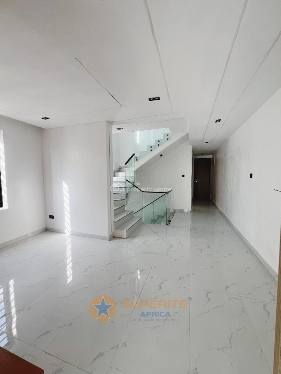 5-bedroom Semi-detached Duplex, Vgc, Lekki, Lagos, Semi-detached Duplex for Sale