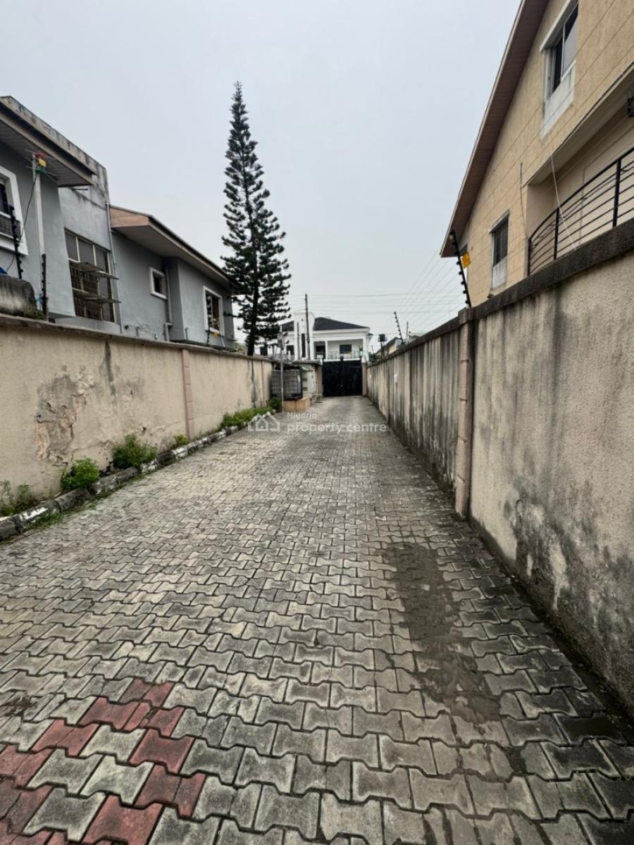 Land with Old 6 Bedroom Fully Detached Duplex, Lekki Phase 1, Lekki, Lagos, Land for Sale