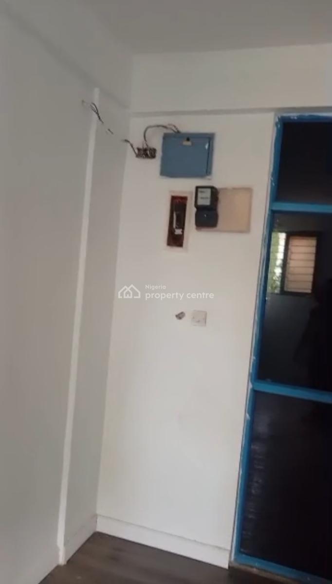 Strategic 30sqm Shop/office Space, Gwarinpa, Abuja, Plaza / Complex / Mall for Rent