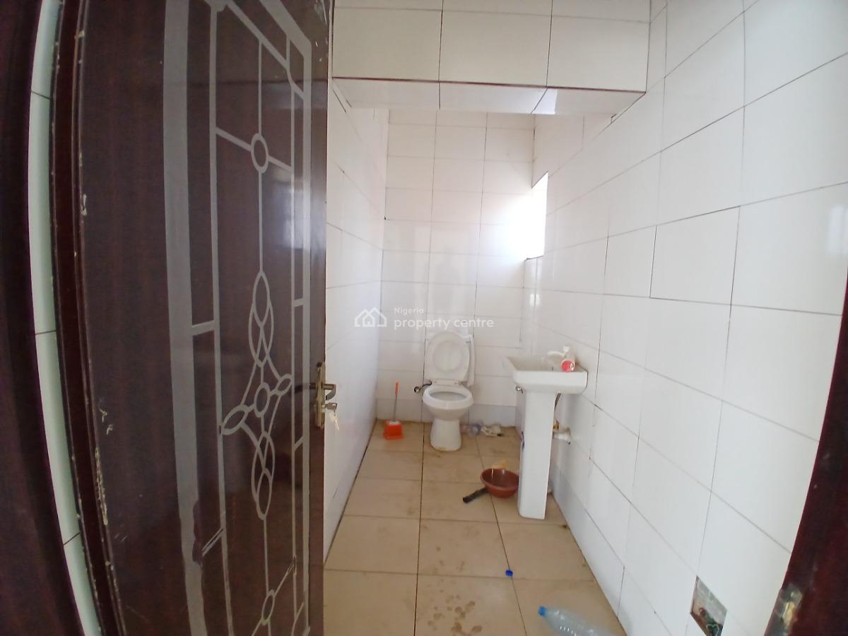 193.47sqm Office / Shop Space on The Fourth Floor, Wuse 2, Abuja, Office Space for Rent