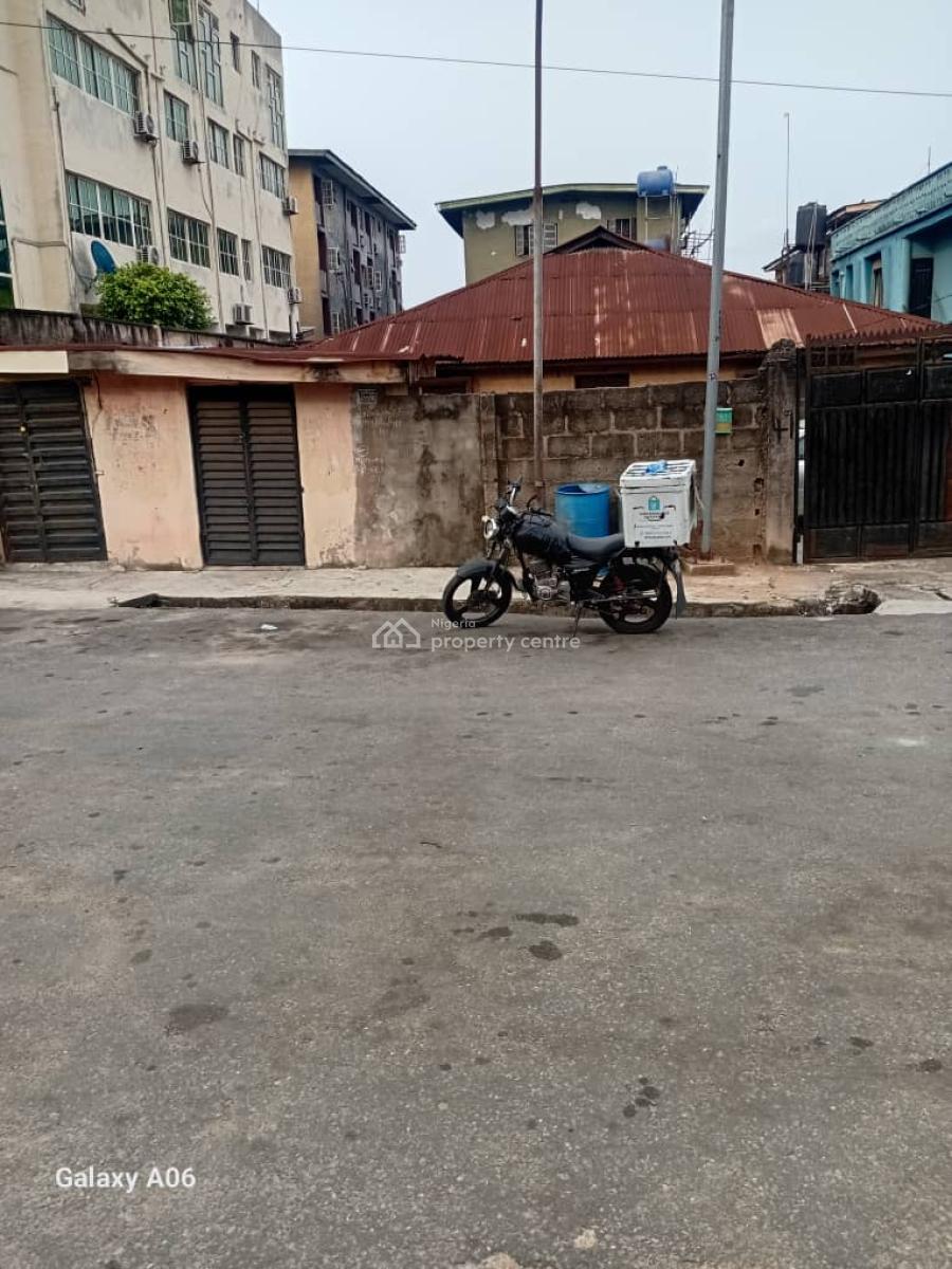 Standard Demolishable Available Bungalow, Ikeja, Lagos, Commercial Property for Sale