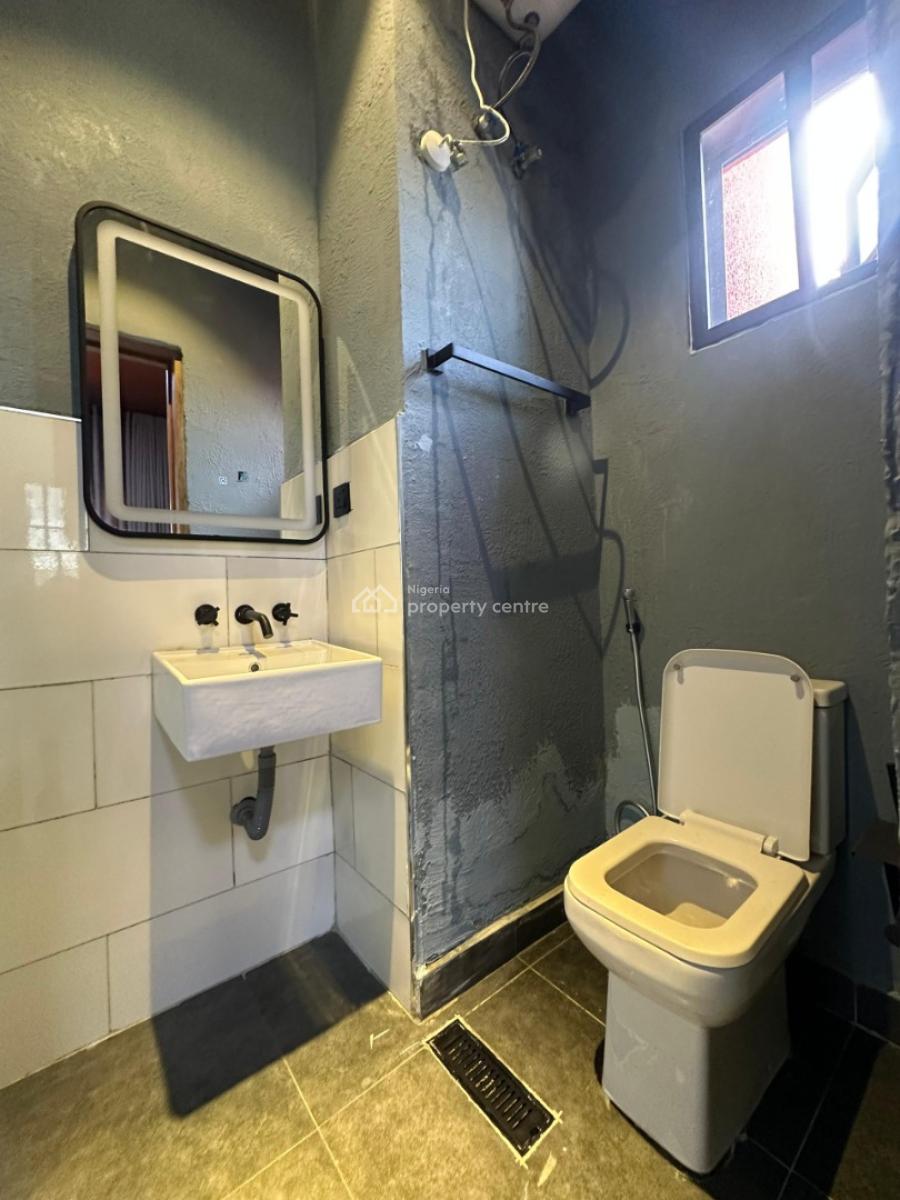 Classy & Spacious 3 Bedroom Apartment, Lekki Phase 1, Lekki, Lagos, Flat / Apartment for Sale