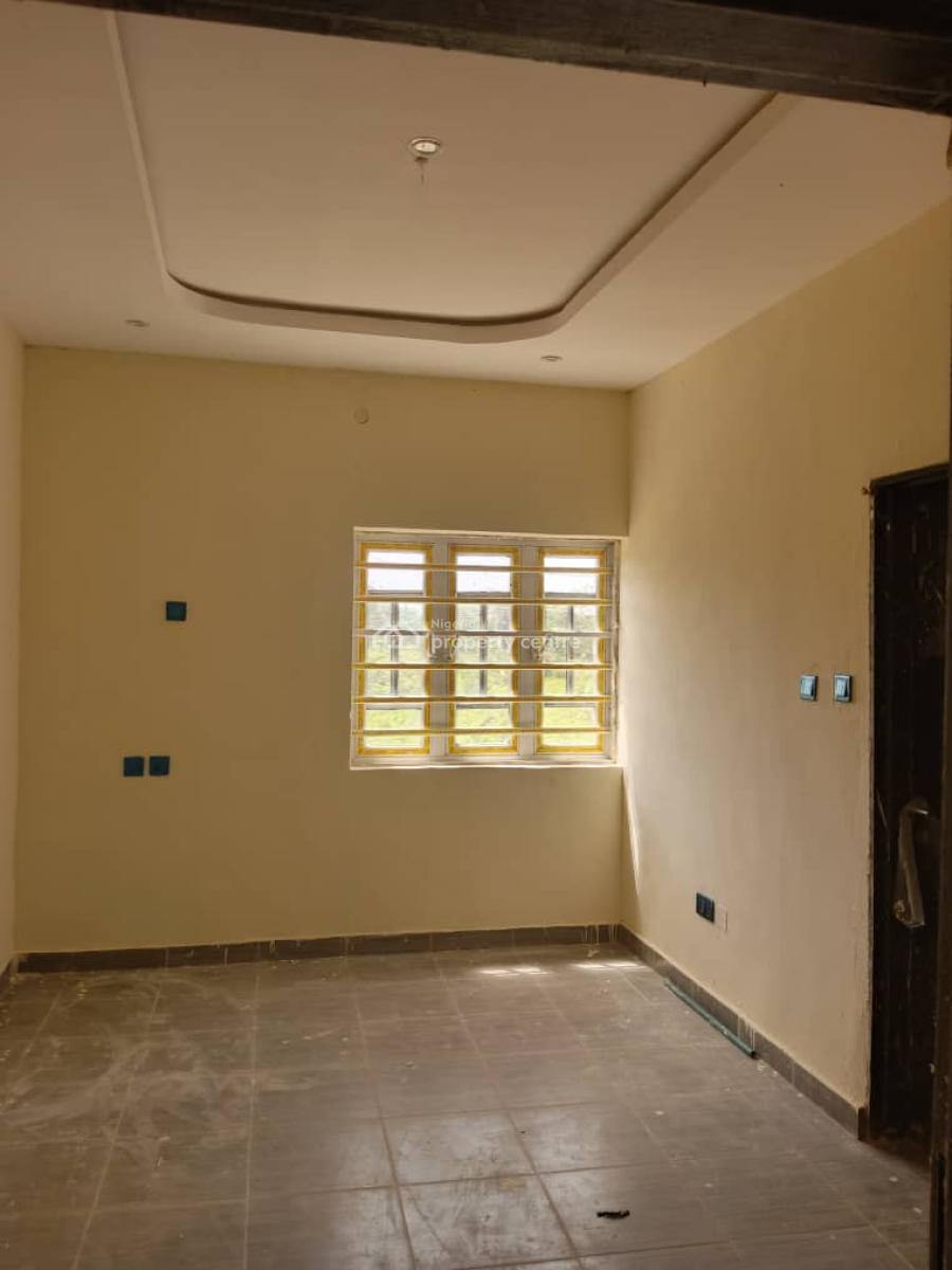 Executive 3 Bedroom Serviced Apartment, Estate Arepo, Ojodu Berger, Ojodu, Lagos, Flat / Apartment for Sale