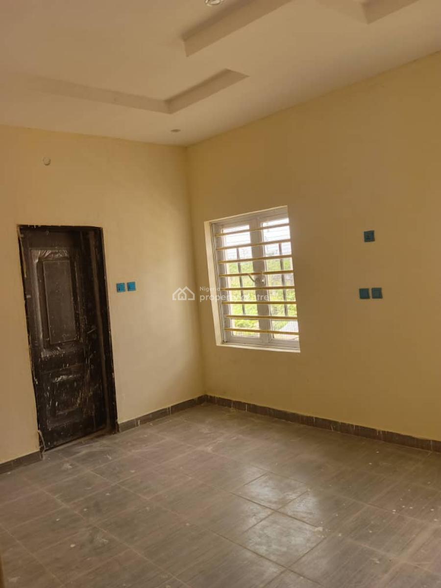 Executive 3 Bedroom Serviced Apartment, Estate Arepo, Ojodu Berger, Ojodu, Lagos, Flat / Apartment for Sale