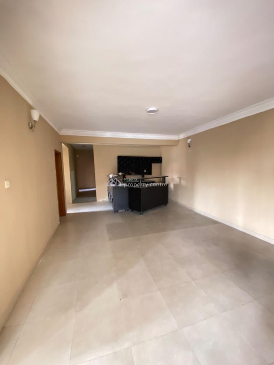 Elegant 3 Bedroom Spacious Apartment with Bq Available, Lekki Phase 1, Lekki, Lagos, Flat / Apartment for Rent