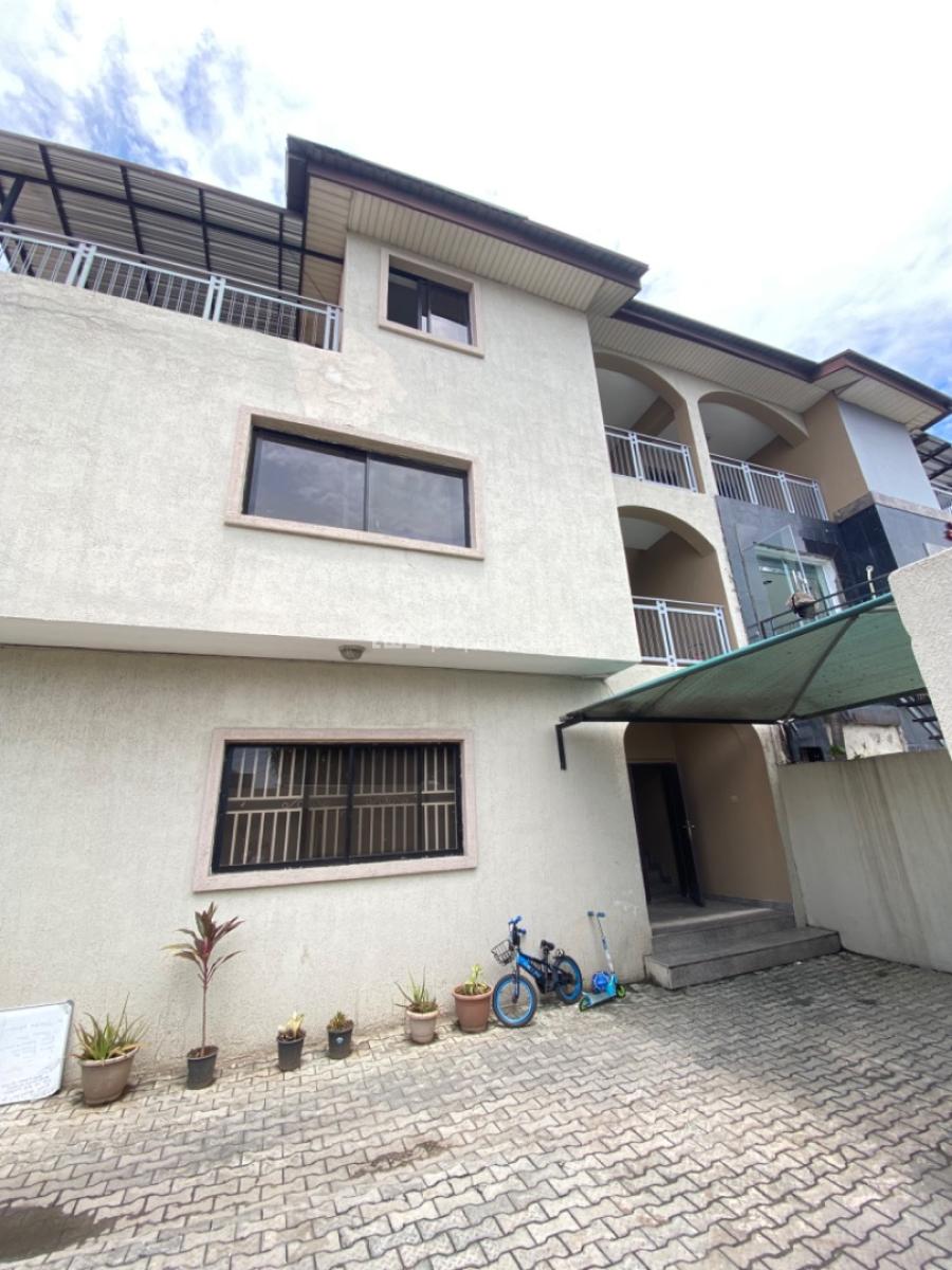 Elegant 3 Bedroom Spacious Apartment with Bq Available, Lekki Phase 1, Lekki, Lagos, Flat / Apartment for Rent