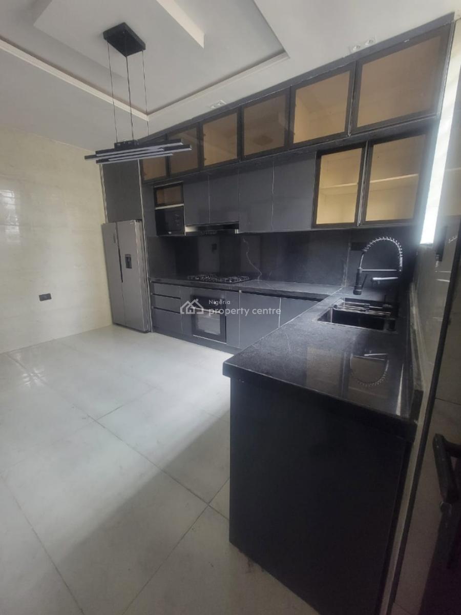 Spacious 5 Bedroom Fully Detached Duplex with Bq, Lekki Phase 1, Lekki, Lagos, Detached Duplex for Sale