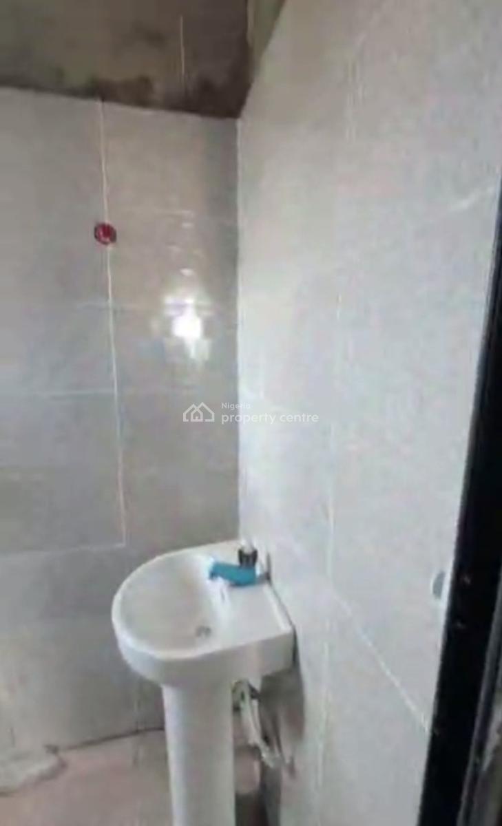 Newly Built, Spacious Standard 2 Bedroom Apartment, Fadeyi, Onipanu, Shomolu, Lagos, Flat / Apartment for Rent
