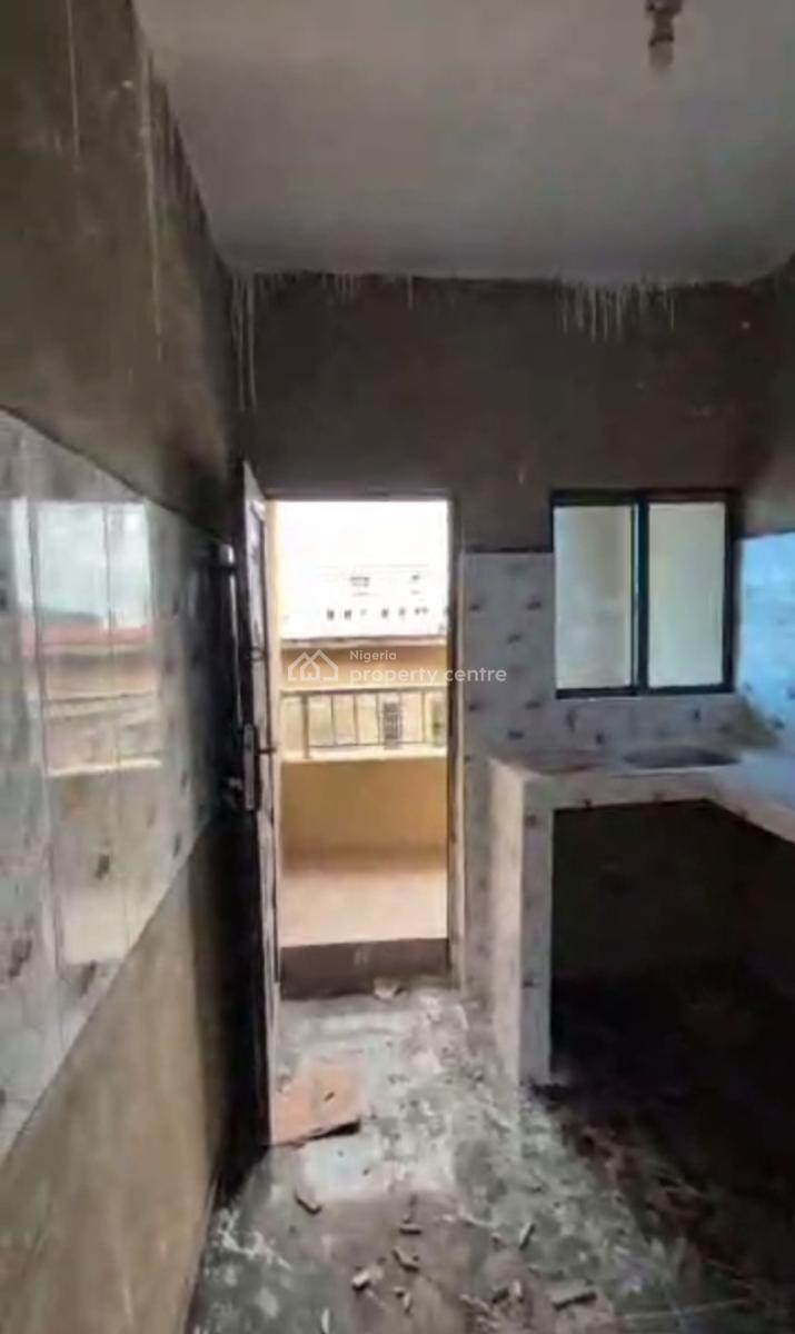 Newly Built, Spacious Standard 2 Bedroom Apartment, Fadeyi, Onipanu, Shomolu, Lagos, Flat / Apartment for Rent