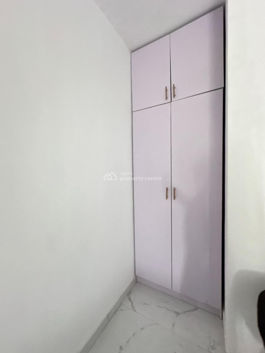 Fully Furnished 1 Bedroom Maisonette, Lekki Phase 1, Lekki, Lagos, Flat / Apartment for Rent