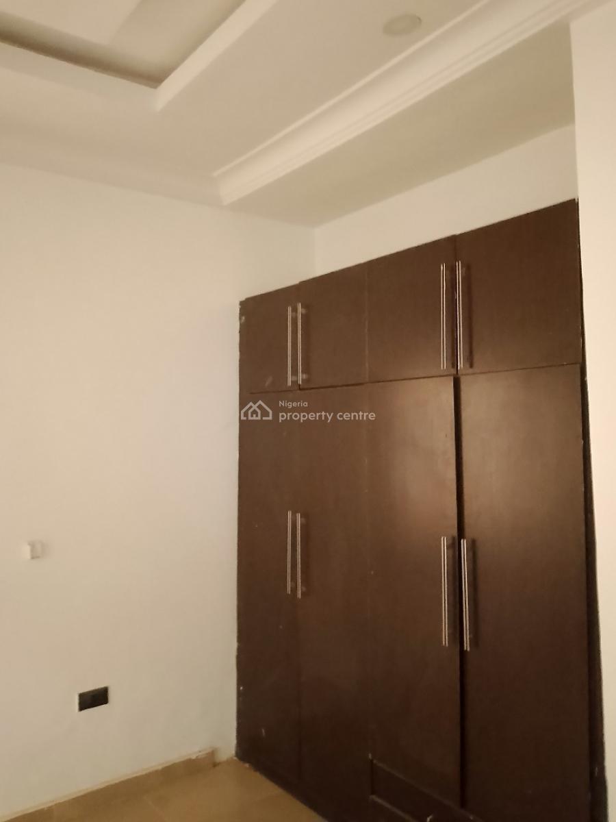 Spacious 2 Bedroom, Apo Resettlement, Apo, Abuja, Flat / Apartment for Rent
