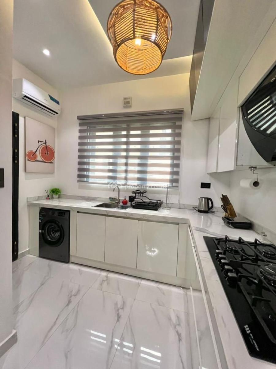 2 Bedroom Fully Furnished Apartment with Swimming Pool & Gym, Lekki Phase 1, Lekki, Lagos, Flat / Apartment for Rent
