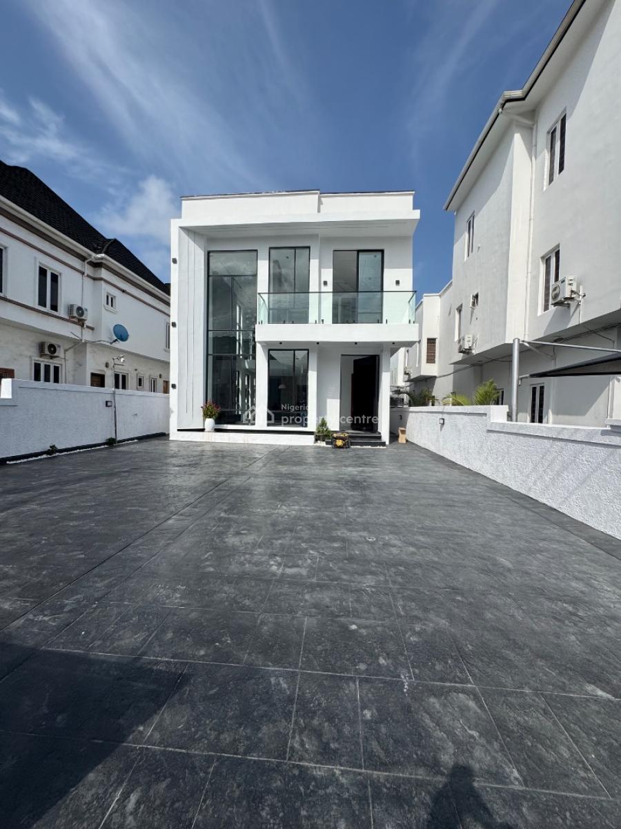 Beautiful 5 Bedrooms Home Sitting on 450sqm, Lekki, Lagos, House for Sale