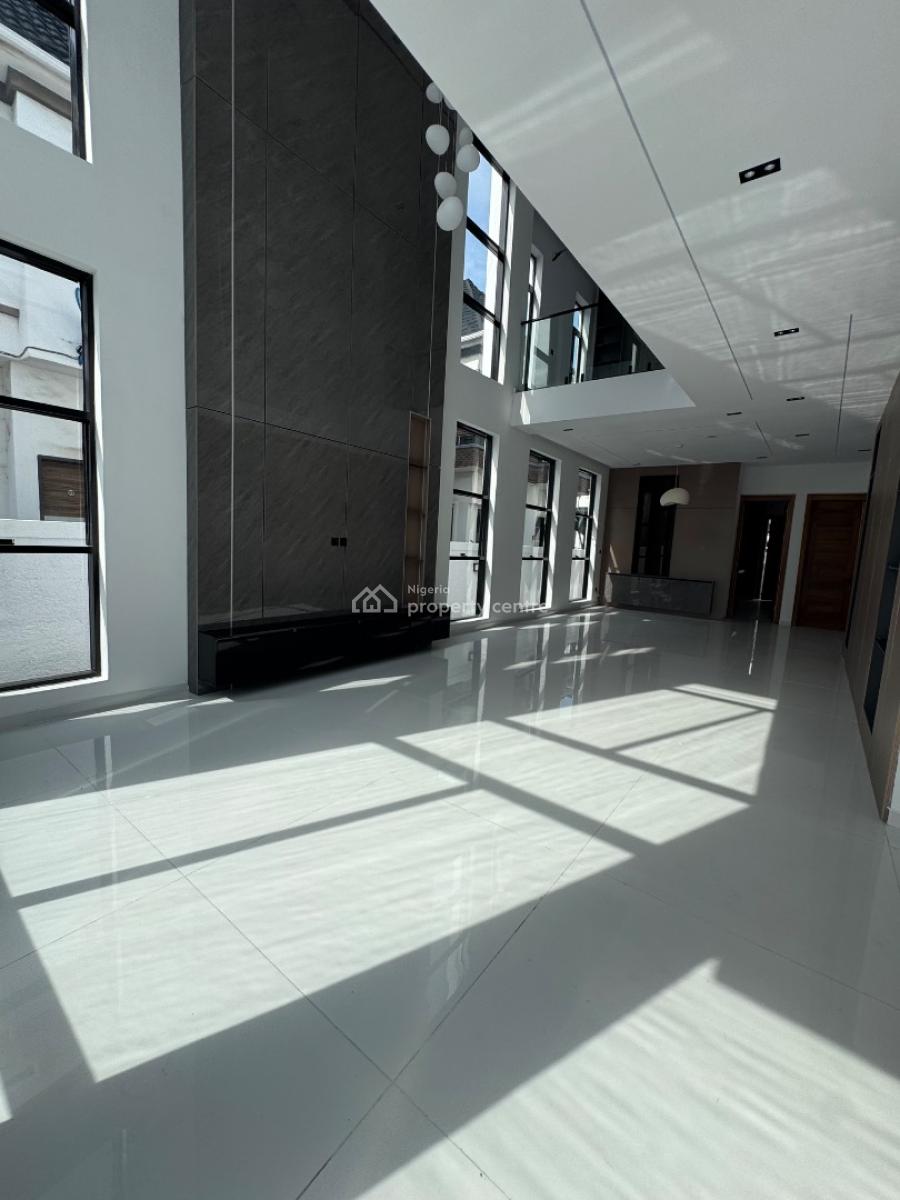 Beautiful 5 Bedrooms Home Sitting on 450sqm, Lekki, Lagos, House for Sale