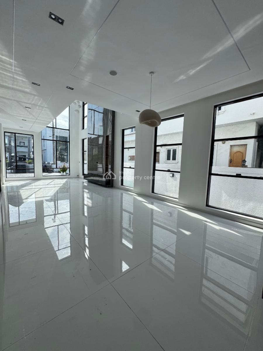 Beautiful 5 Bedrooms Home Sitting on 450sqm, Lekki, Lagos, House for Sale