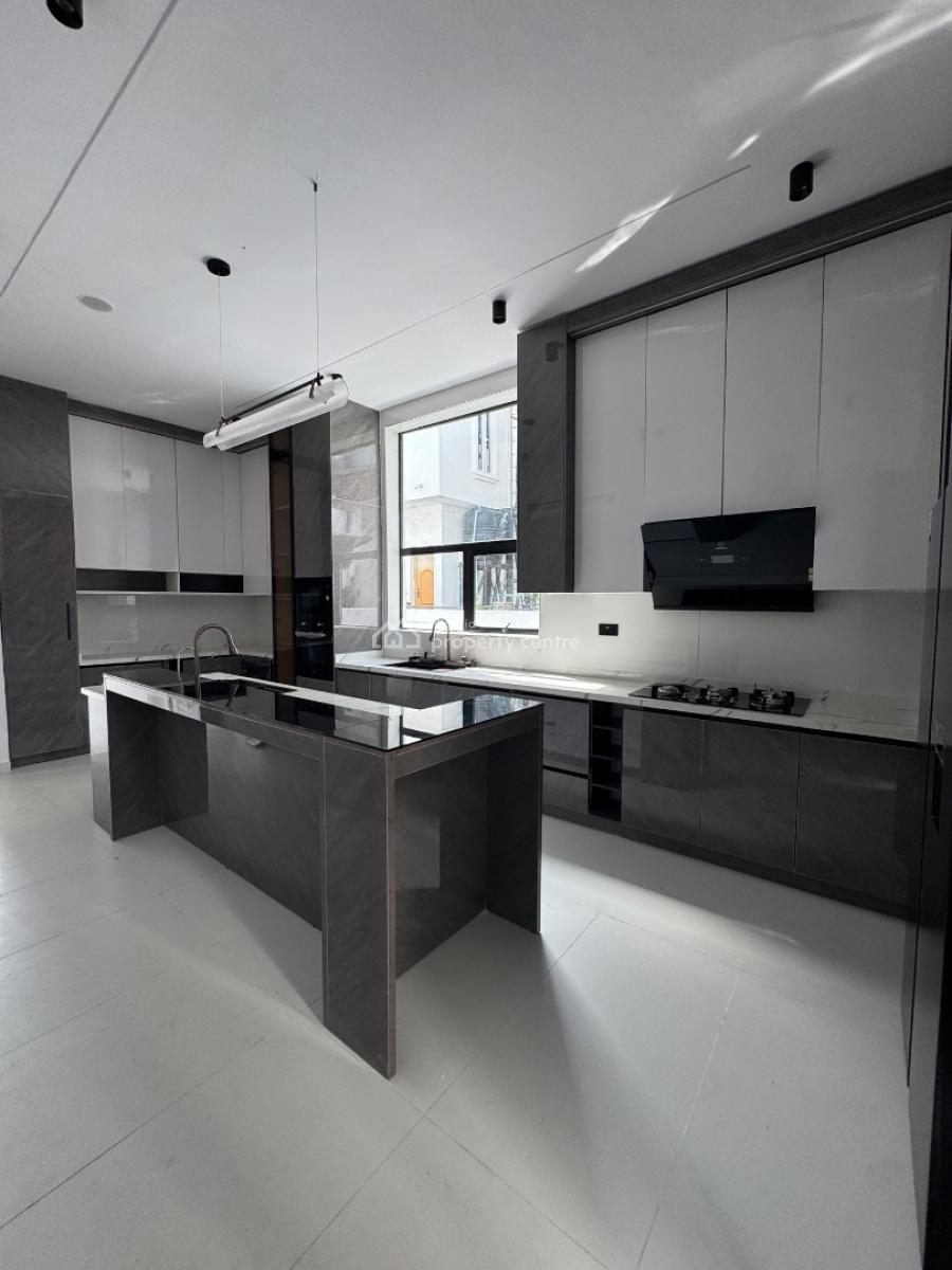 Beautiful 5 Bedrooms Home Sitting on 450sqm, Lekki, Lagos, House for Sale
