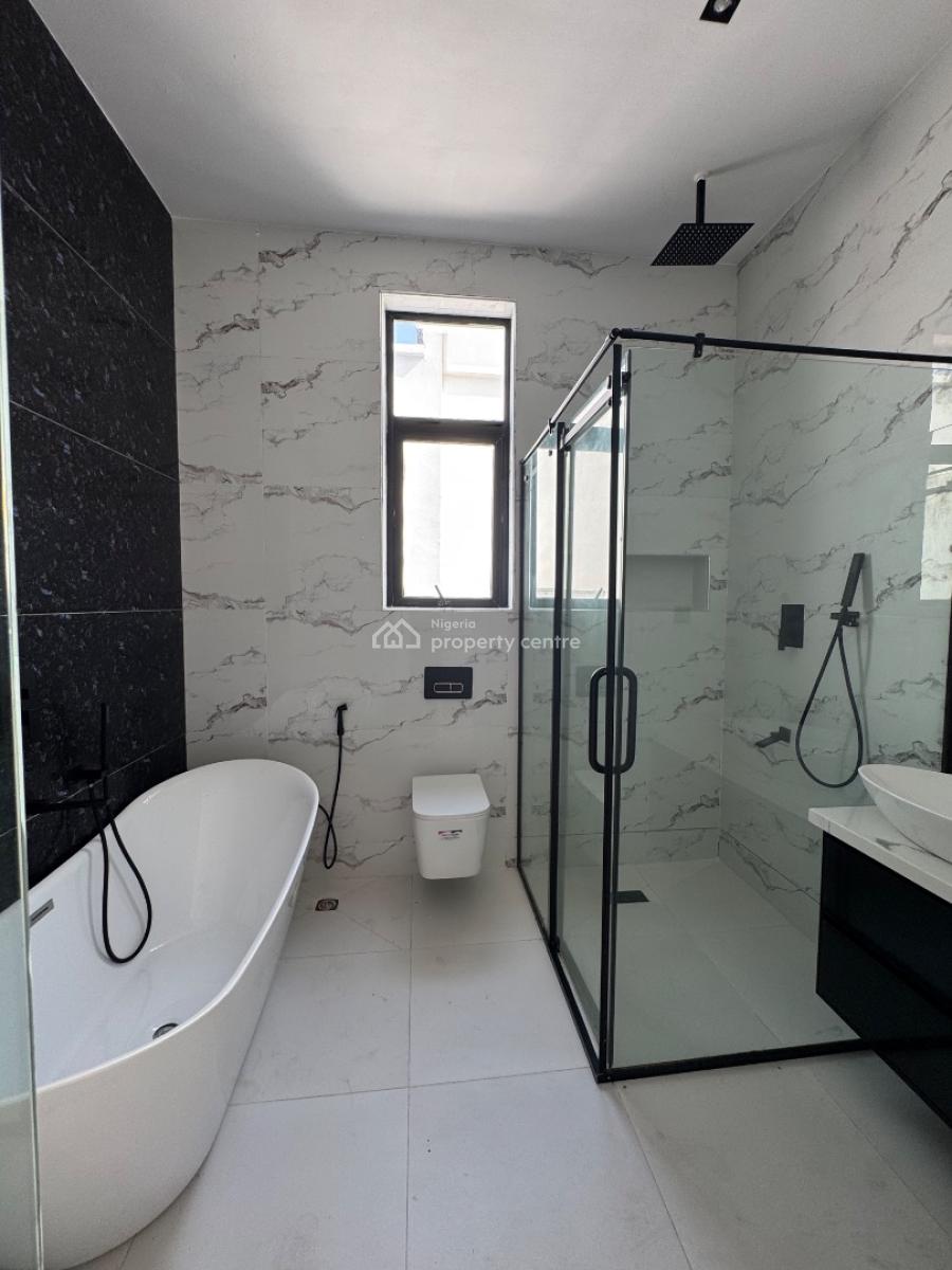 Beautiful 5 Bedrooms Home Sitting on 450sqm, Lekki, Lagos, House for Sale