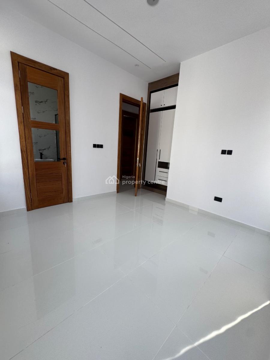 Beautiful 5 Bedrooms Home Sitting on 450sqm, Lekki, Lagos, House for Sale