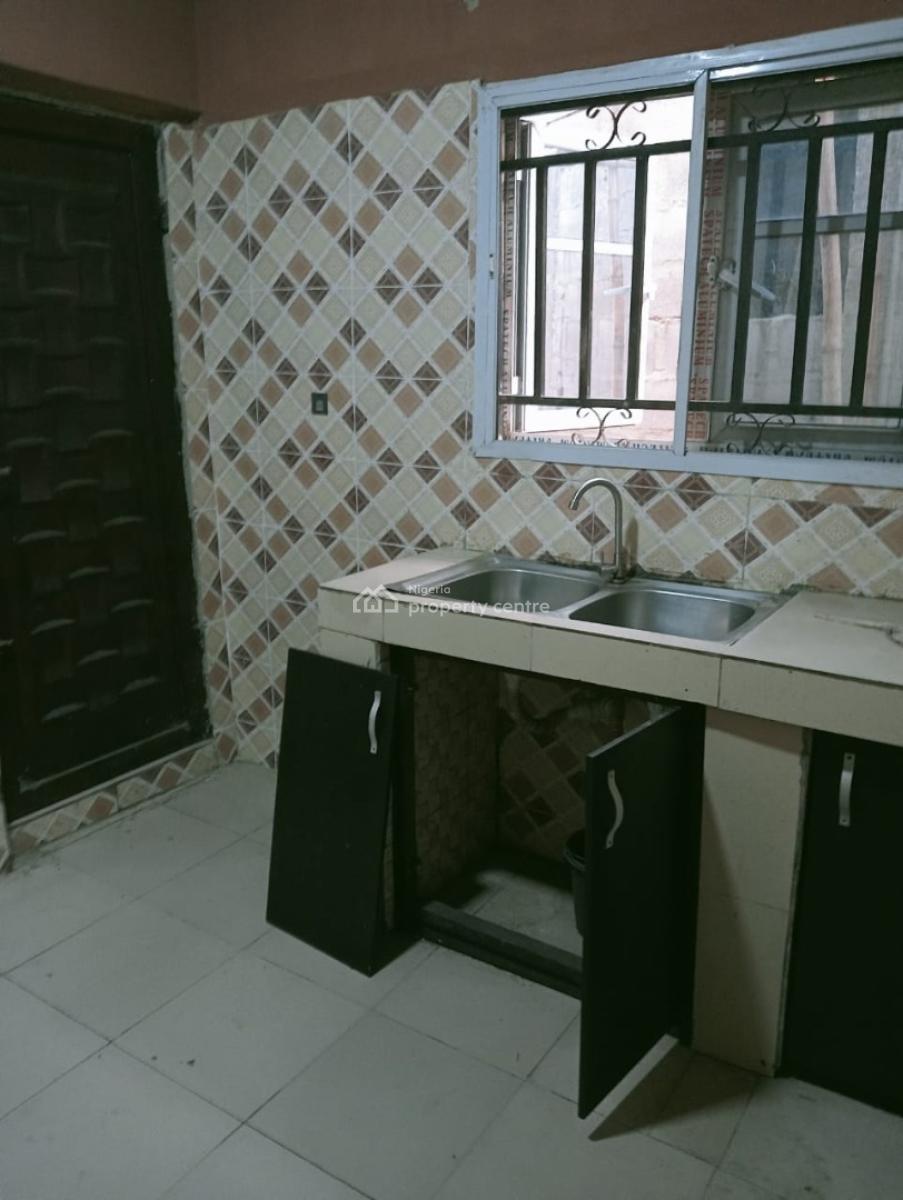 Lovely 2 Bedroom Flat, Olowora, Magodo, Lagos, Flat / Apartment for Rent