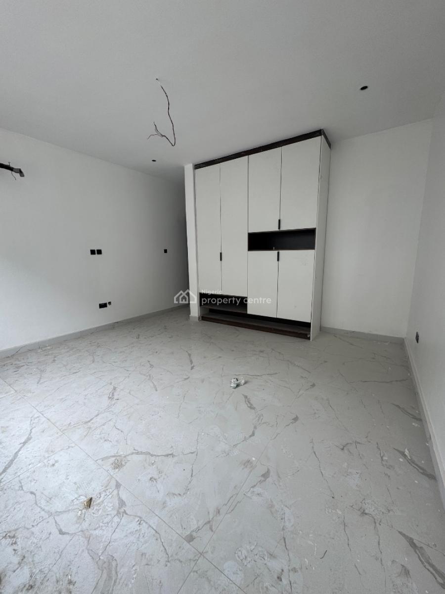 Newly 2 Bedrooms Apartment with Pool and Gym, Lekki Phase 1, Lekki, Lagos, Flat / Apartment for Sale