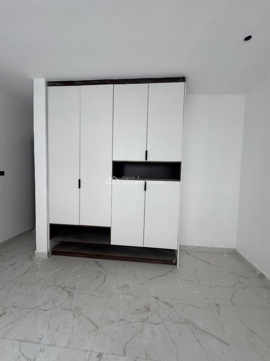 Newly 2 Bedrooms Apartment with Pool and Gym, Lekki Phase 1, Lekki, Lagos, Flat / Apartment for Sale