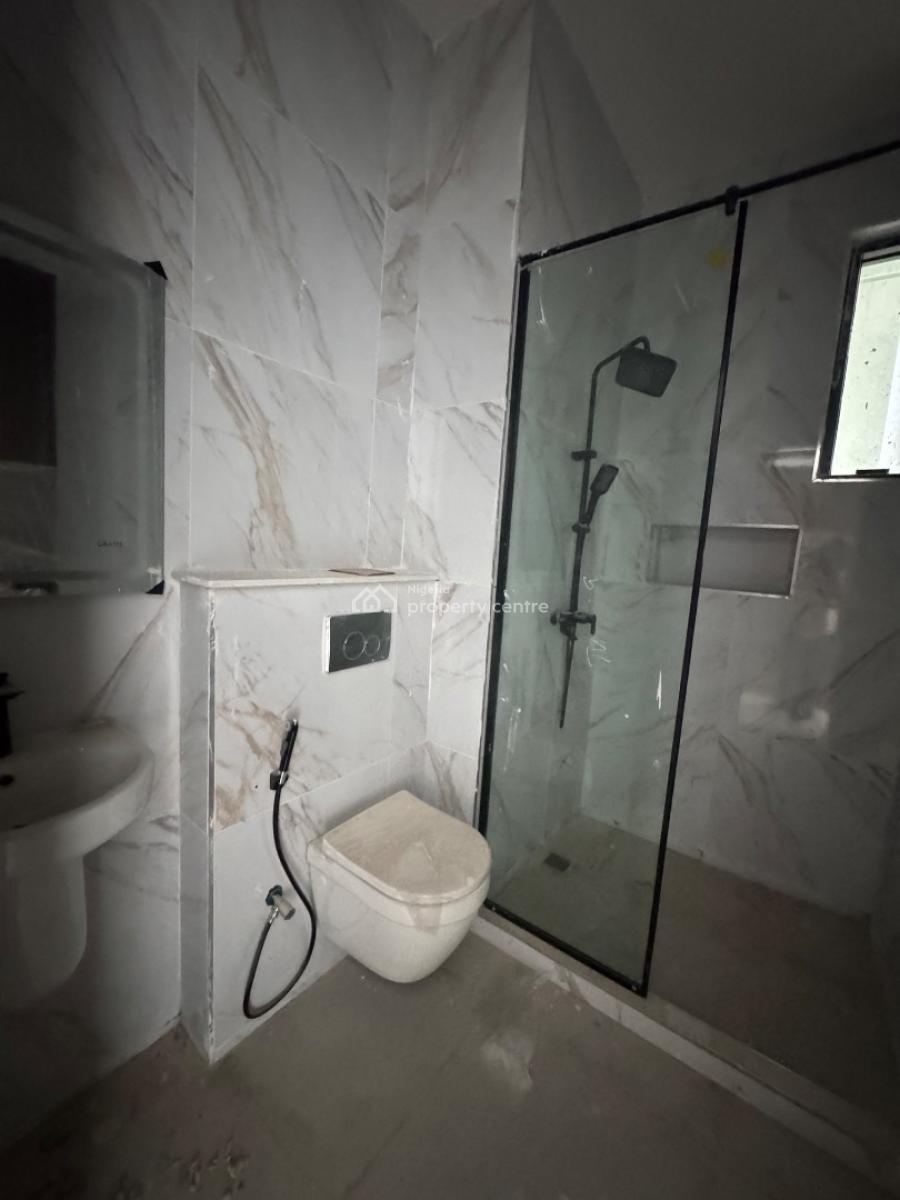 Newly 2 Bedrooms Apartment with Pool and Gym, Lekki Phase 1, Lekki, Lagos, Flat / Apartment for Sale