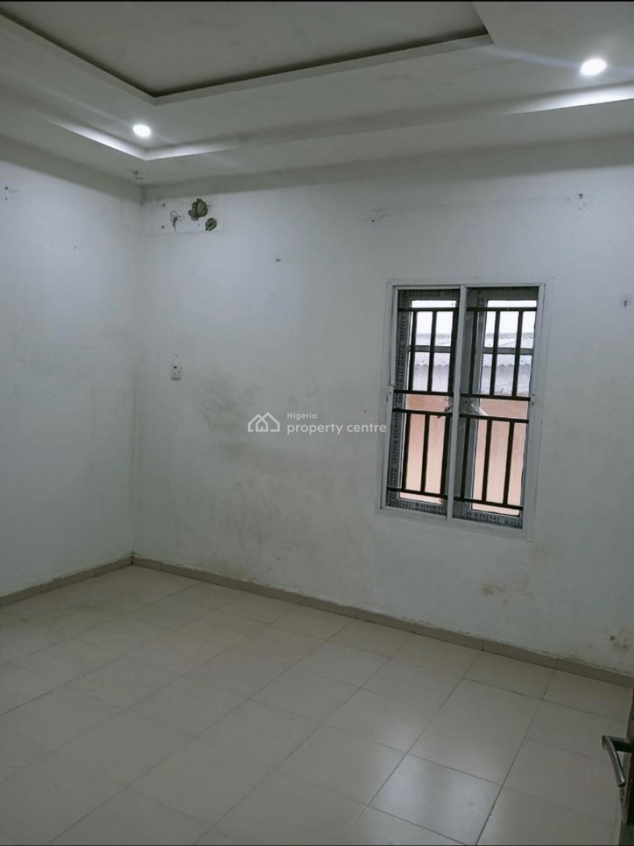 2 Bedroom Flat in a Gated Tarred Street, Olowoira Via Omole Phase2, Olowora, Magodo, Lagos, Flat / Apartment for Rent