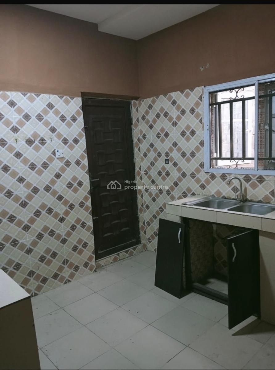 2 Bedroom Flat in a Gated Tarred Street, Olowoira Via Omole Phase2, Olowora, Magodo, Lagos, Flat / Apartment for Rent