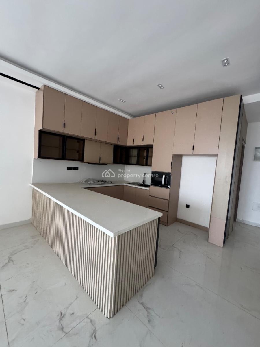 Spacious 2bed Apartment with Pool and Gym, Lekki Phase 1, Lekki, Lagos, Flat / Apartment for Sale
