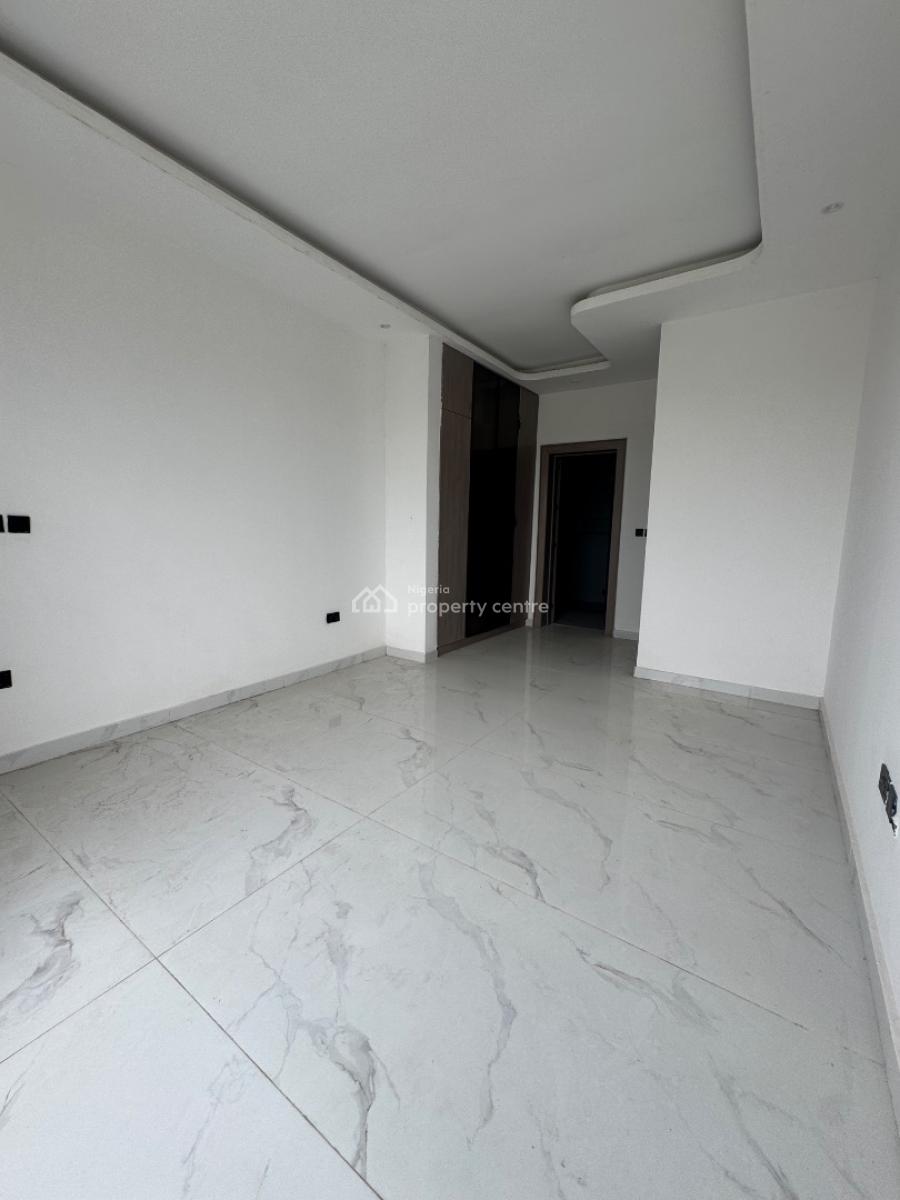 Spacious 2bed Apartment with Pool and Gym, Lekki Phase 1, Lekki, Lagos, Flat / Apartment for Sale