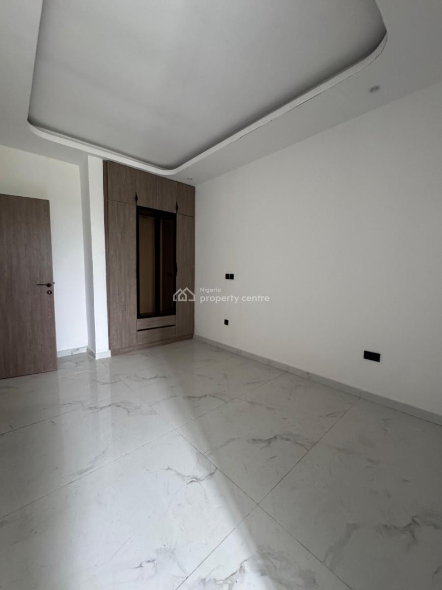 Spacious 2bed Apartment with Pool and Gym, Lekki Phase 1, Lekki, Lagos, Flat / Apartment for Sale
