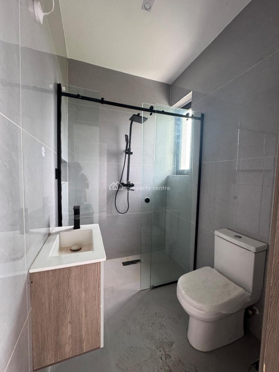 Spacious 2bed Apartment with Pool and Gym, Lekki Phase 1, Lekki, Lagos, Flat / Apartment for Sale