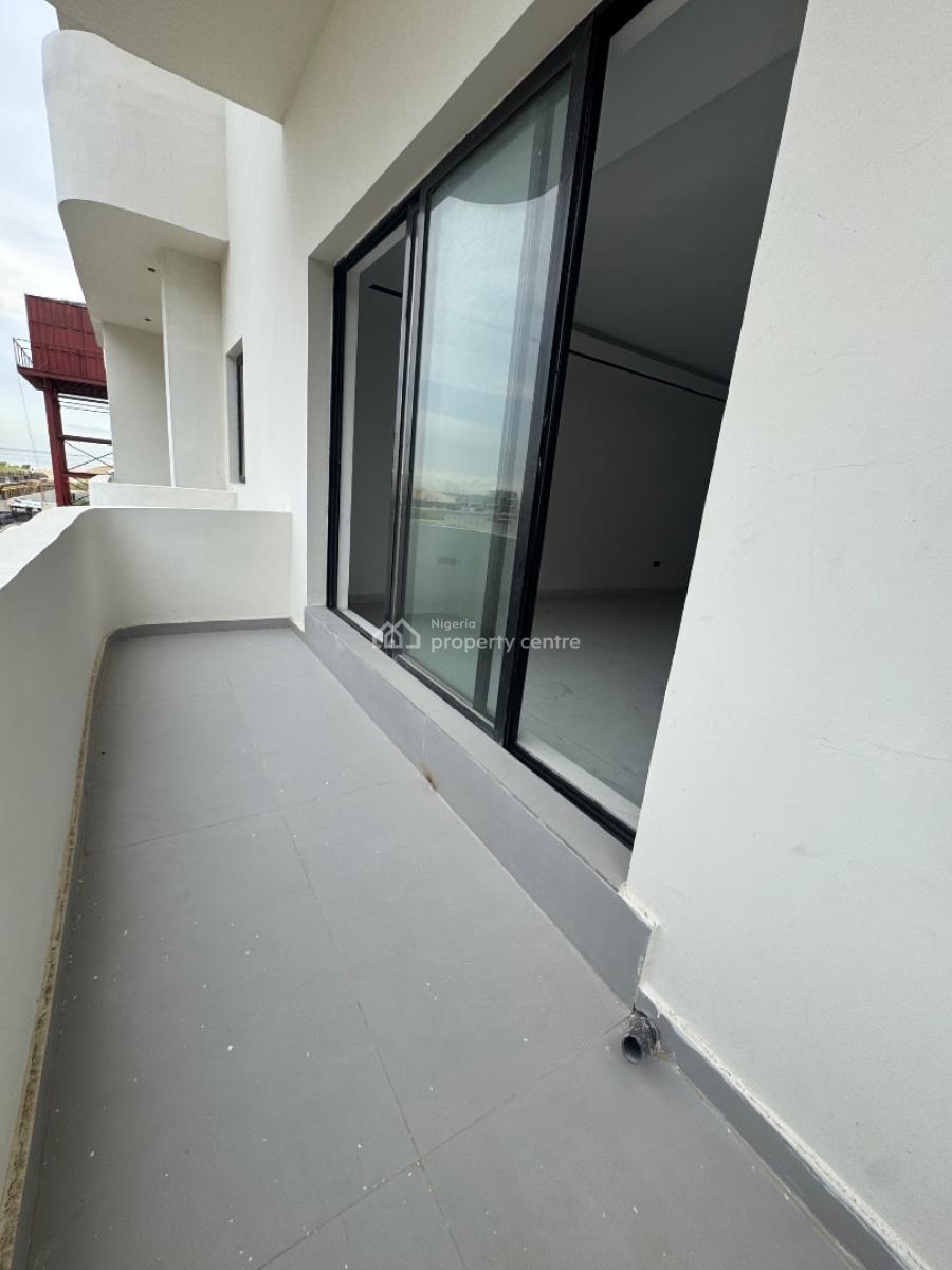 Spacious 2bed Apartment with Pool and Gym, Lekki Phase 1, Lekki, Lagos, Flat / Apartment for Sale