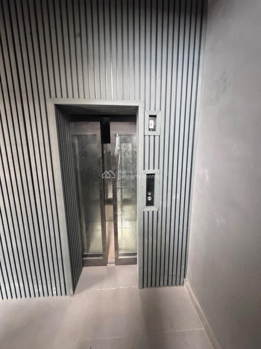 Spacious 2bed Apartment with Pool and Gym, Lekki Phase 1, Lekki, Lagos, Flat / Apartment for Sale
