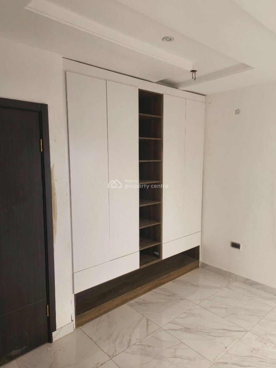 3 Bedrooms Apartment, Lekki Phase 1, Lekki, Lagos, Flat / Apartment for Sale