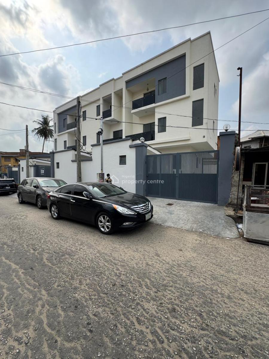 Stunning 4 Bedrooms Terraced Duplex with Bq and Spacious Compound., Obanikoro, Shomolu, Lagos, Terraced Duplex for Sale