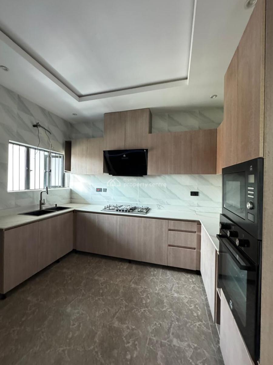 Stunning 4 Bedrooms Terraced Duplex with Bq and Spacious Compound., Obanikoro, Shomolu, Lagos, Terraced Duplex for Sale