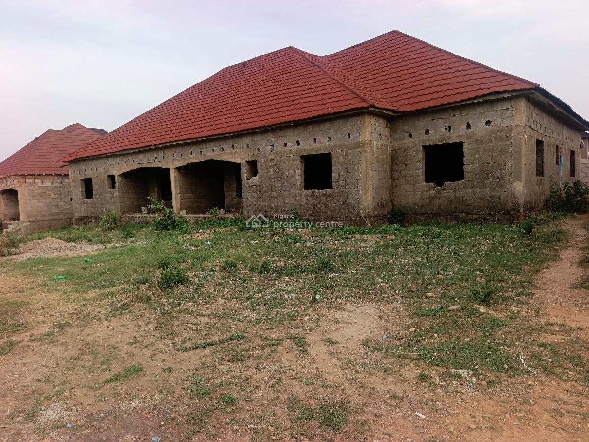 3 Bedrooms Semi-detached Bungalow Carcass, Fha (f.h.a), Lugbe District, Abuja, Semi-detached Bungalow for Sale