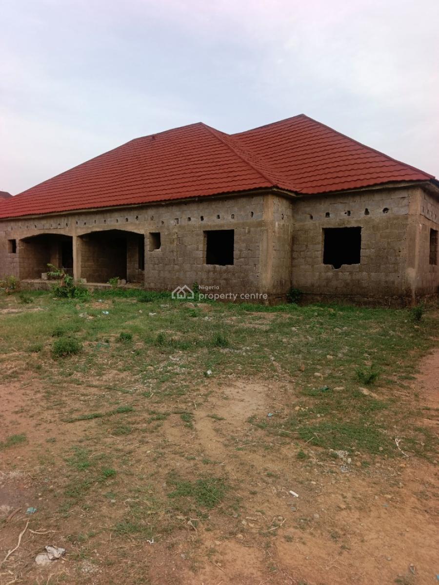 3 Bedrooms Semi-detached Bungalow Carcass, Fha (f.h.a), Lugbe District, Abuja, Semi-detached Bungalow for Sale