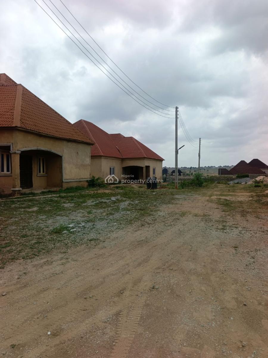 3 Bedrooms Semi-detached Bungalow Carcass, Fha (f.h.a), Lugbe District, Abuja, Semi-detached Bungalow for Sale