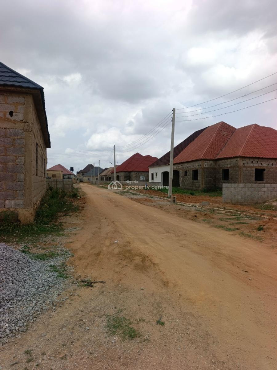 3 Bedrooms Semi-detached Bungalow Carcass, Fha (f.h.a), Lugbe District, Abuja, Semi-detached Bungalow for Sale