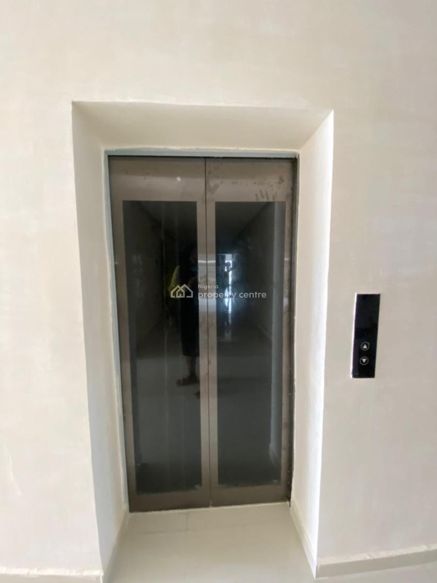 Gorgeous 2bedroom Penthouse with an Elevator,pool,bq, Lekki Phase 1, Lekki, Lagos, Flat / Apartment for Sale