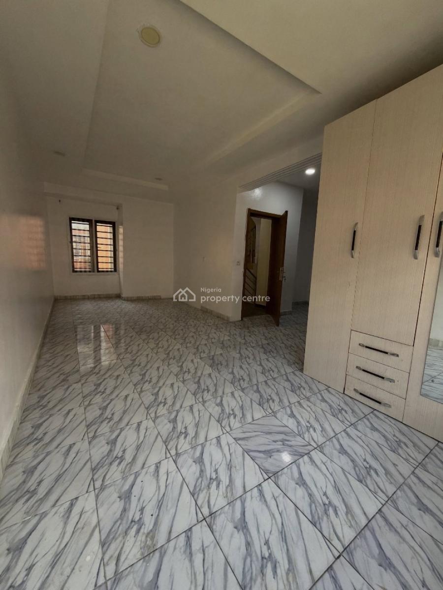 Spacious 4 Bedroom Terrace Duplex with Bq, Osapa, Lekki, Lagos, Terraced Duplex for Rent