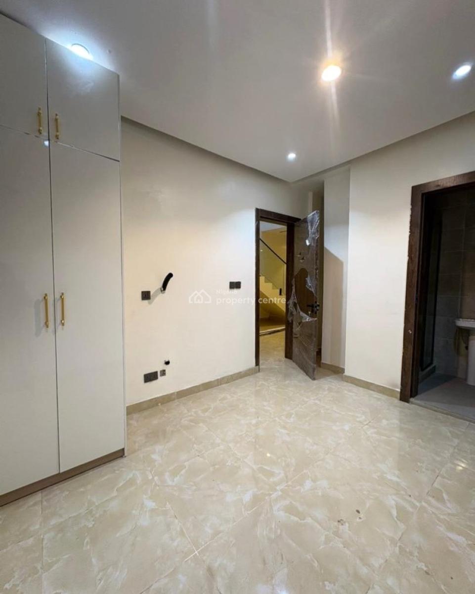 4 Bedroom Semi Detached Duplex with Bq, Ologolo, Lekki, Lagos, Semi-detached Duplex for Rent
