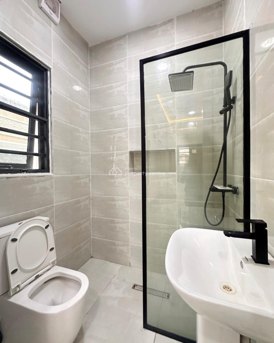 Serviced 3 Bedroom Apartment, Lekki Phase 1, Lekki, Lagos, Flat / Apartment for Rent