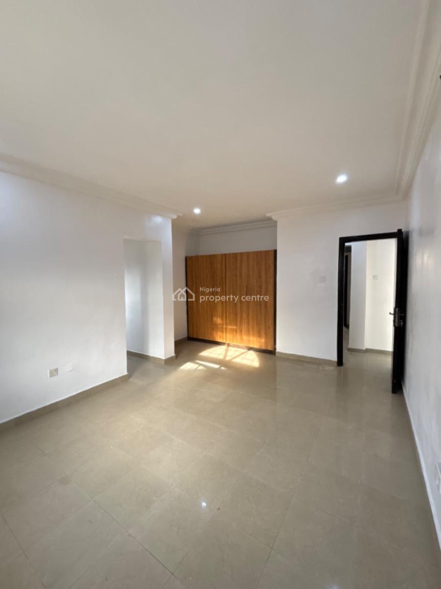 Self Serviced Spacious 3 Bedroom Flat, Lekki Phase 1, Lekki, Lagos, Flat / Apartment for Rent