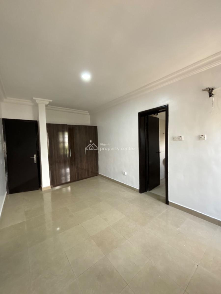 Self Serviced Spacious 3 Bedroom Flat, Lekki Phase 1, Lekki, Lagos, Flat / Apartment for Rent